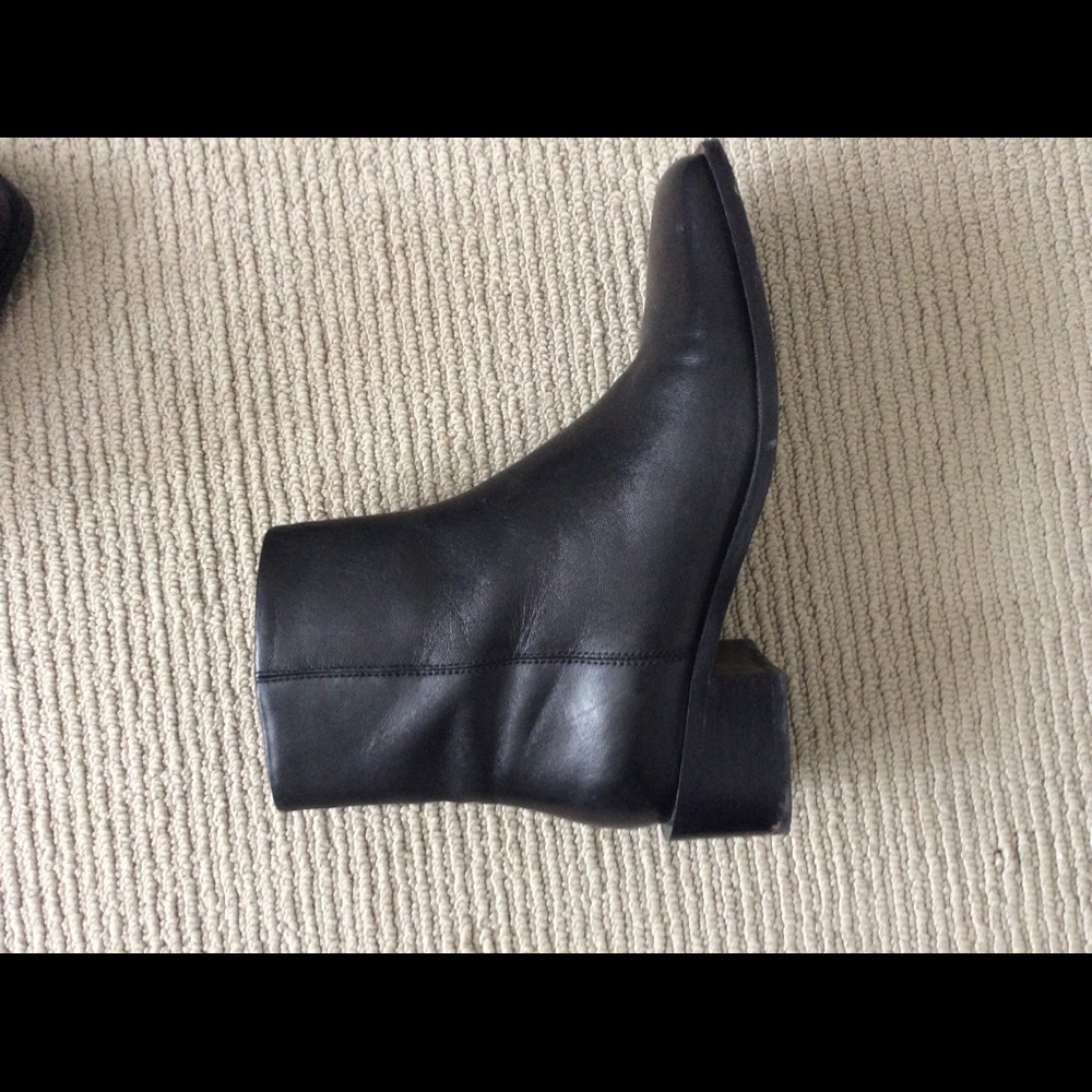 HM black boots. - Picture 4 of 9